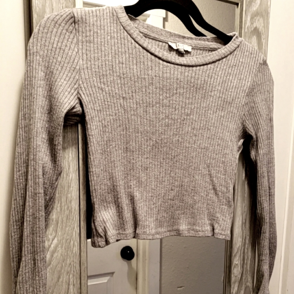 Ribbed Grey Long-sleeved Crop